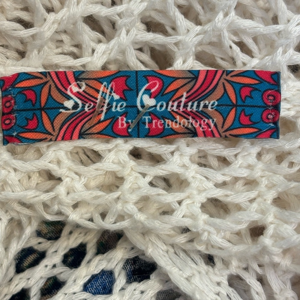 Selfie Couture by Trendology Crochet Mesh Floral Tunic Tank, Sleeveless Top M/L - Picture 5 of 6